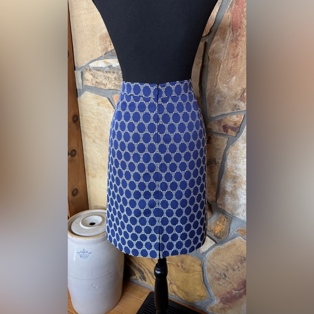 Antonio Melani Geometric Lined Pencil Skirt (14) - Picture 5 of 17
